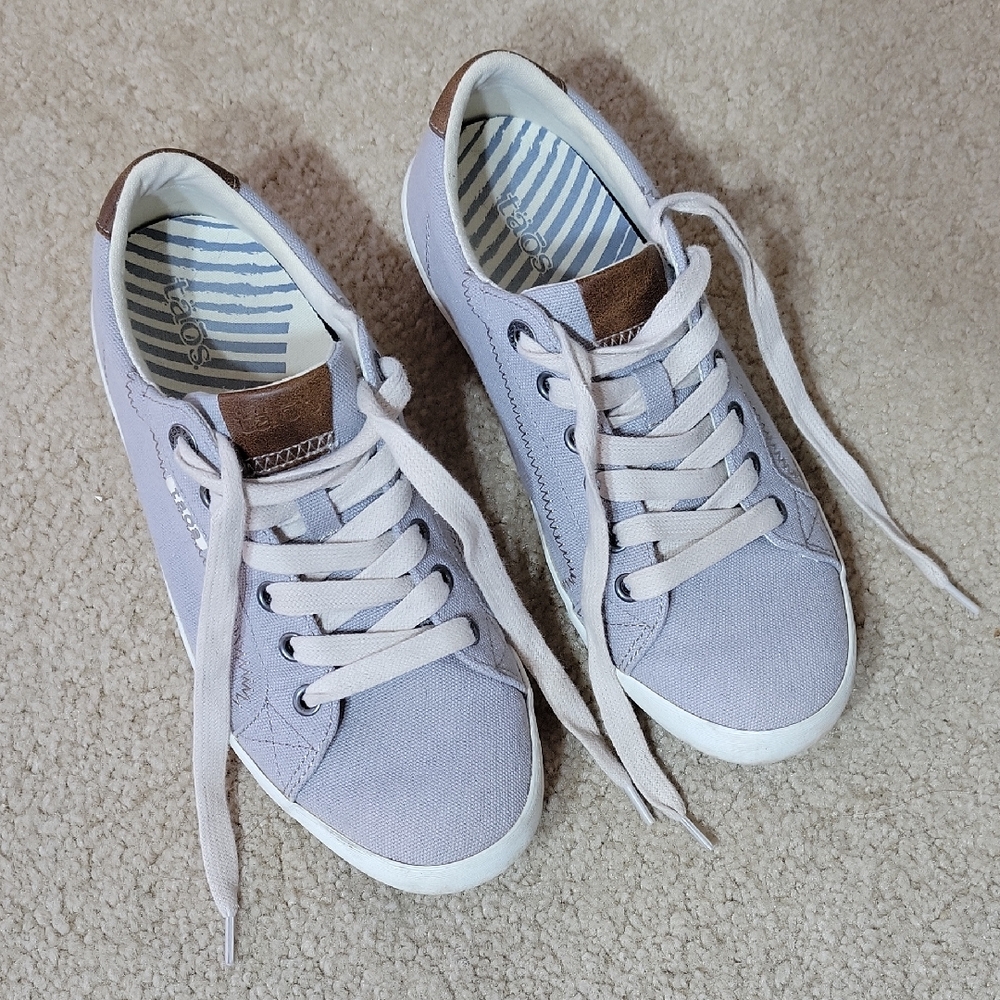 Taos Footwear Gray Canvas Sneakers